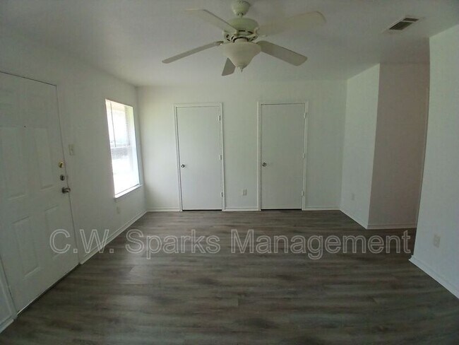 Building Photo - 13655 Biggs St