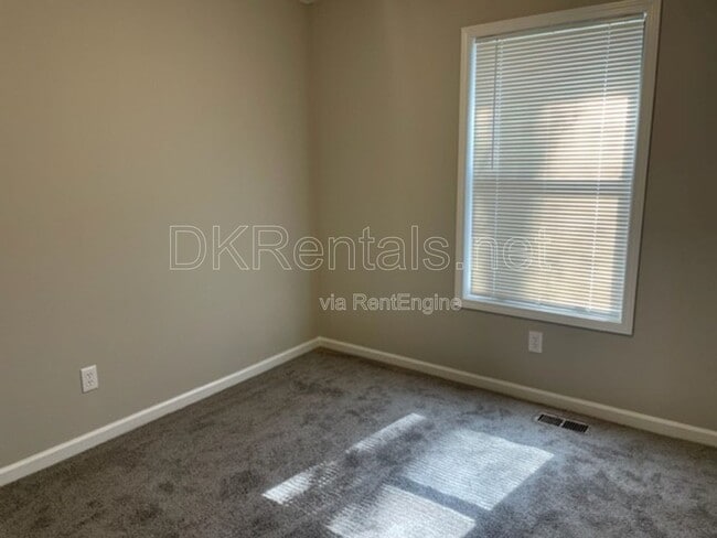 Building Photo - 1092 Dassow Ct