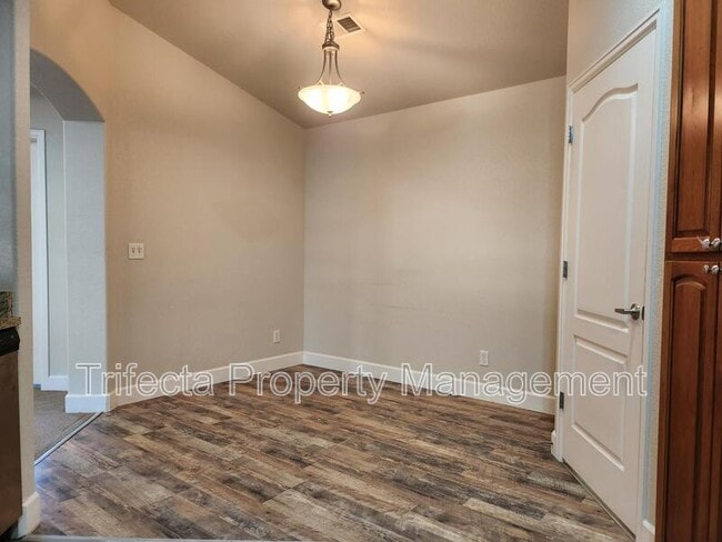 Building Photo - 4101 Crittenton Ln