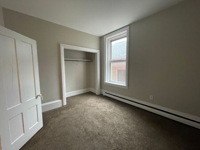 Building Photo - Bright & Spacious 2-Bedroom in Downtown Adams – $1,450/month