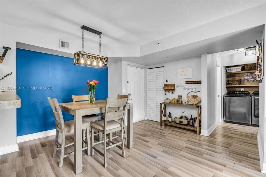 Building Photo - 12178 Saint Andrews Pl