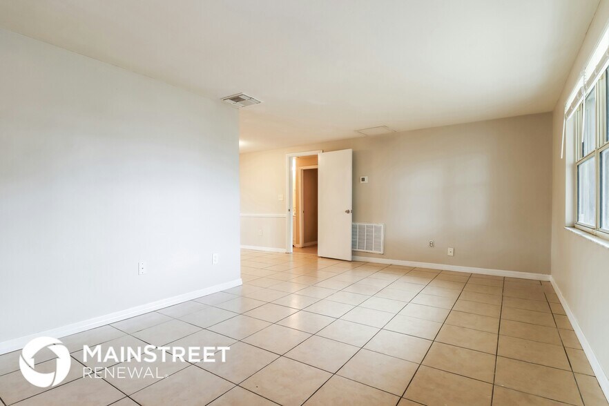 Building Photo - 4031 Claremont Dr