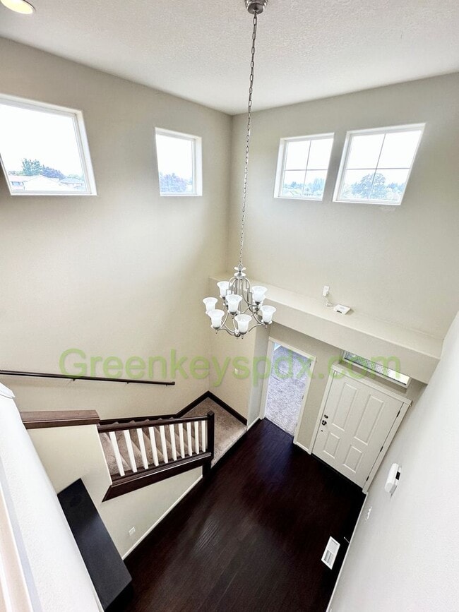 Building Photo - Gorgeous 3-Bedroom 2.5-Bathroom House with...