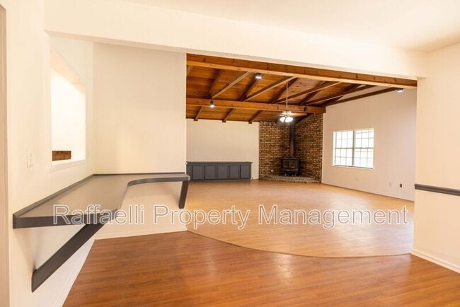 Building Photo - 3 Sidney Dr