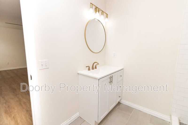 Building Photo - 2310 Cushman St