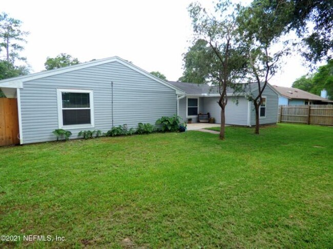 Building Photo - 2932 Dakota Dr