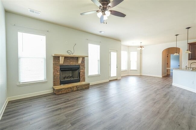 Building Photo - 921 Prather Ct SW