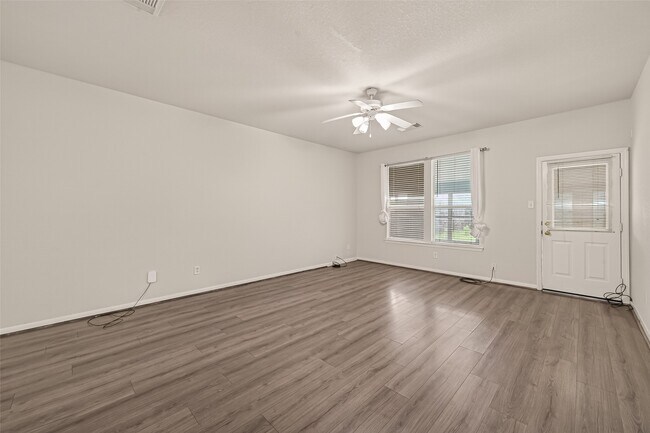Building Photo - 13915 Maleewan Ln