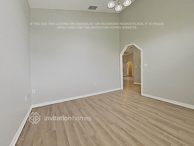 Building Photo - 2451 Sweetwater Blvd