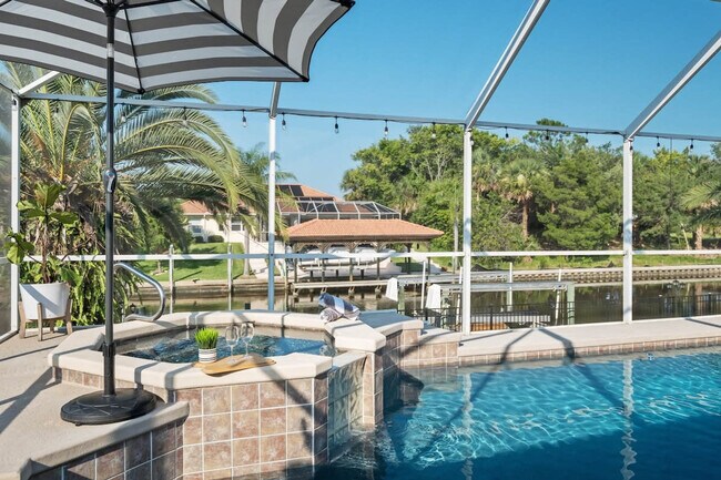 Building Photo - 6 Clinton Ct N