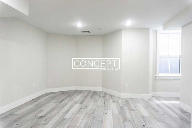 Building Photo - 79A Linden St. Unit 1B