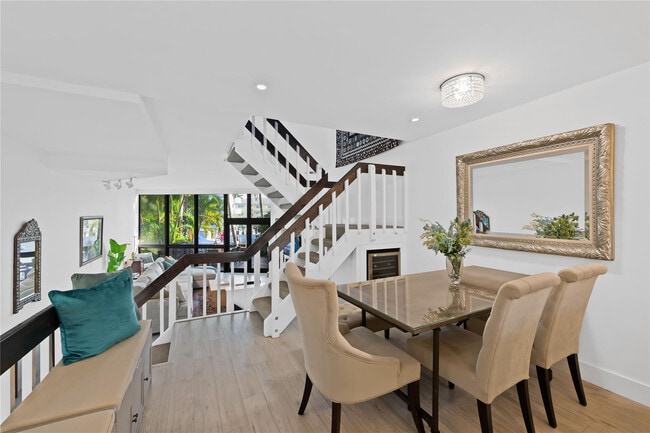 Building Photo - 3016 NE 49th St