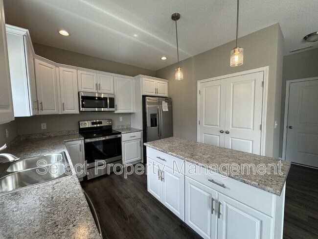 Building Photo - 8225 Catberry Trl