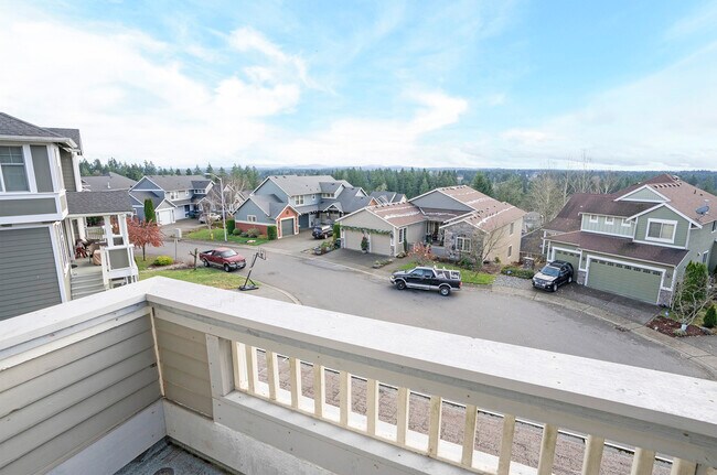 Building Photo - 1749 Skyline Ridge Ln SW