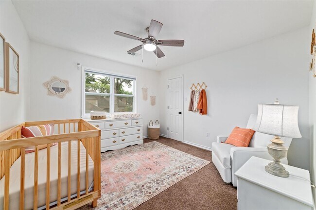 Building Photo - 13019 Lentando Dr