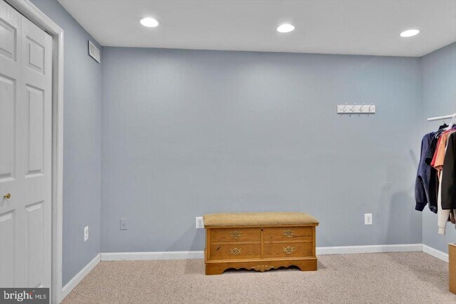 Building Photo - 388 Sapling Way