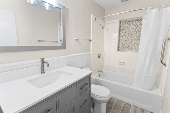 Building Photo - Beautiful renovated home in Schnitzelburg