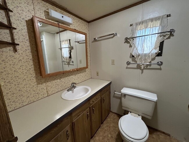 Building Photo - 3 Bed 2 Bath Mobile Home W/ Many Amenities...