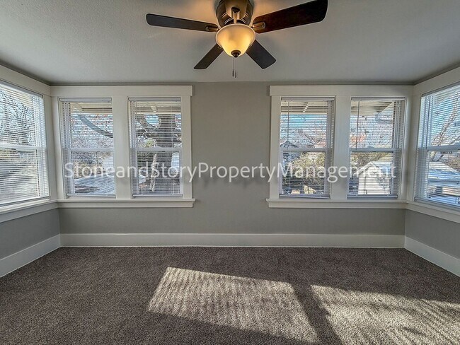 Building Photo - 2 bedroom 1 bath