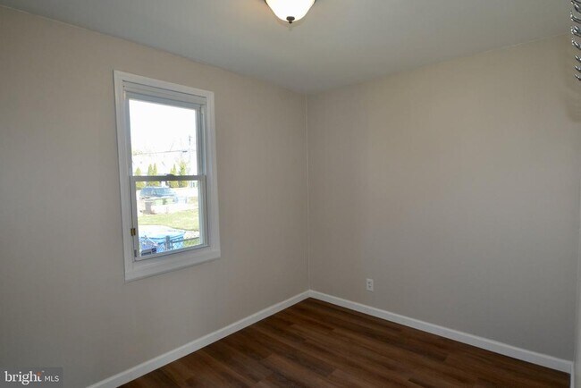 Building Photo - 13 Massachusetts Ave