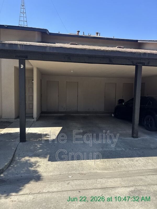 Building Photo - 1226 S Santa Fe St