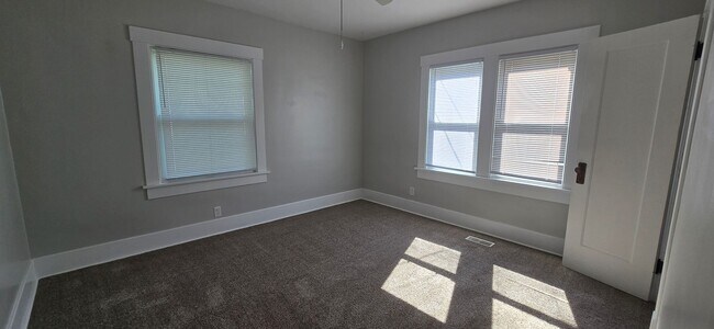 Building Photo - West End Home offering 3 Bedrooms, 1 bath!