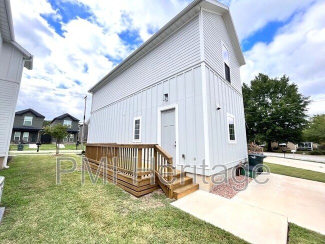 Building Photo - 1344 S Duncan Ave