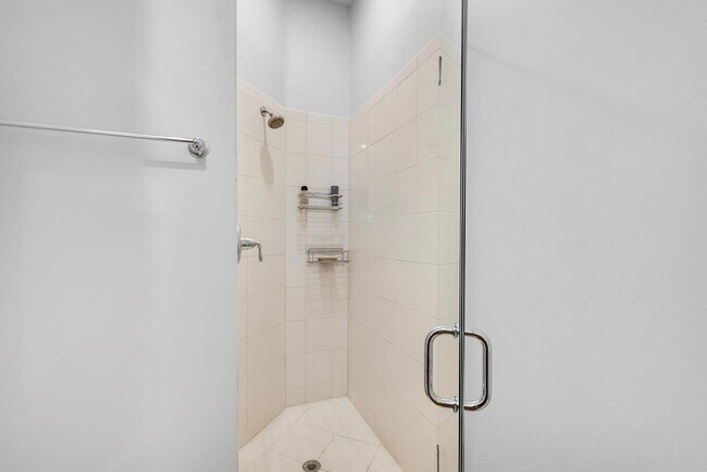 Building Photo - 25 Via Floresta Dr