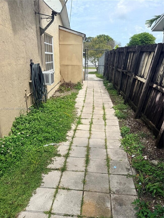 Building Photo - 26468 SW 123rd Pl