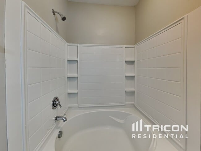 Building Photo - 557 McCarthy Dr