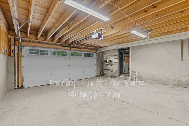 Building Photo - 714 85th St S