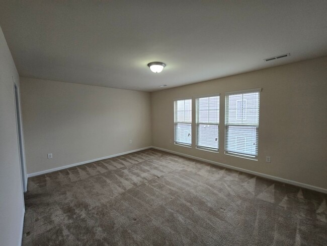 Building Photo - 111 Tuftin Dr