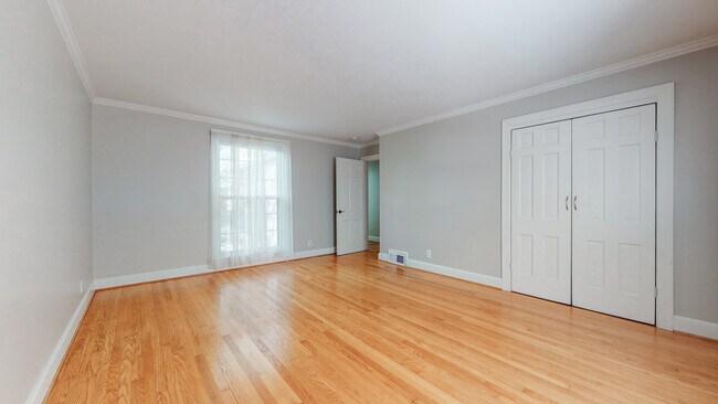 Building Photo - 802 Timber Ln