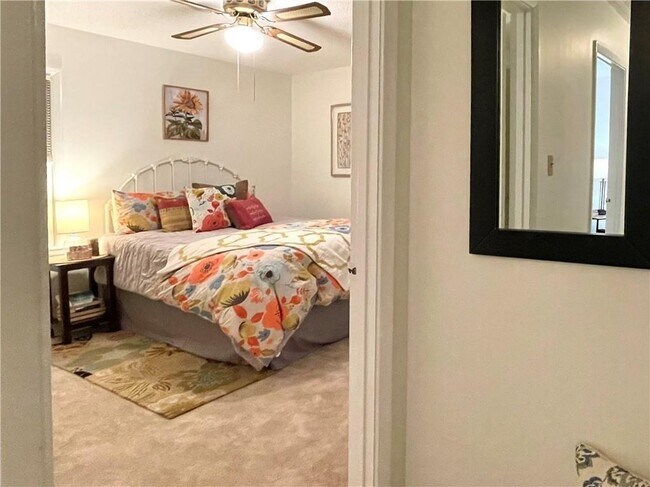 Building Photo - 4457 Frontier Way NE