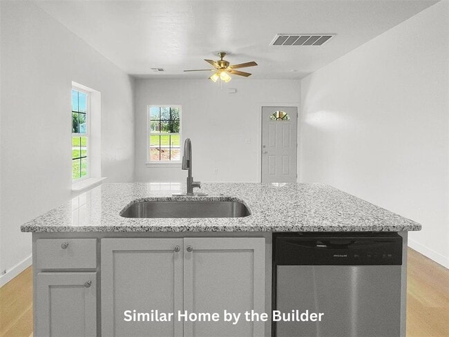 Building Photo - 1711 SW Washington Ave