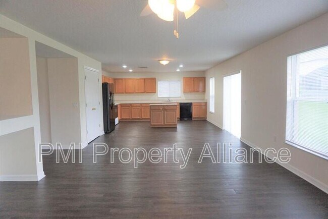 Building Photo - 1153 Elderberry Dr