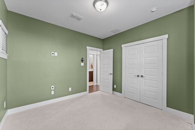 Building Photo - 817 Kamano Ave