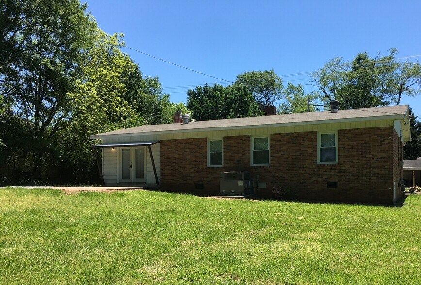 Building Photo - 110 Gilliland Ave