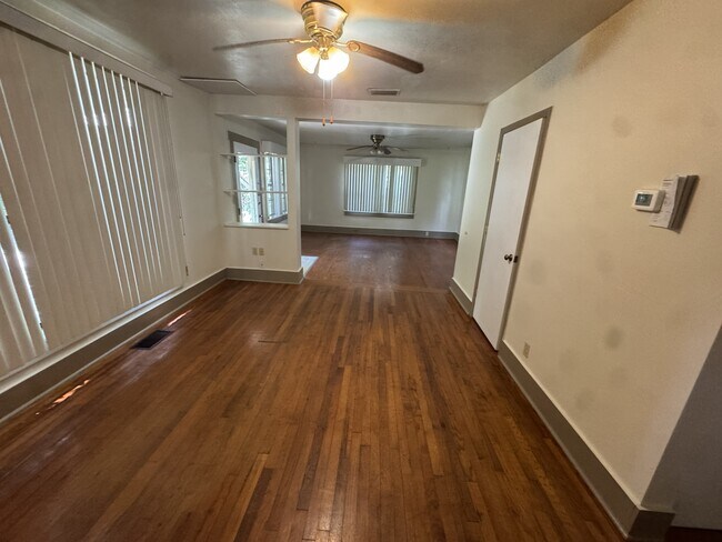 Building Photo - 4025 SW 20th Dr
