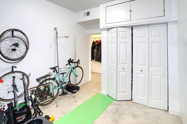 Building Photo - 169 Ogden Ave.