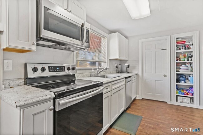 Building Photo - 234 Linwood Ave