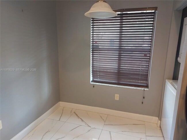 Building Photo - 2566 SW 82nd Ave