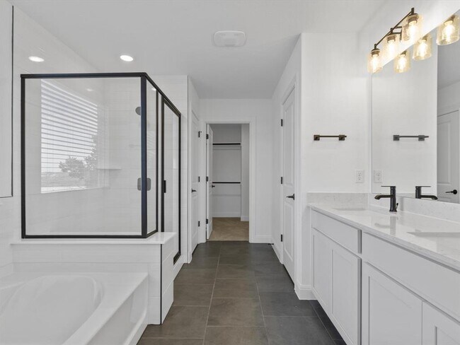 Building Photo - 633 Runnel Dr