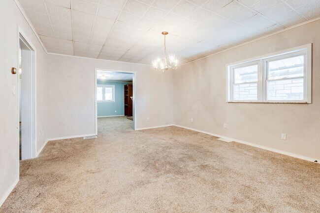 Building Photo - AVAILABLE NOW! 3 bed, 2 bath AMAZING House in Allentown!!!