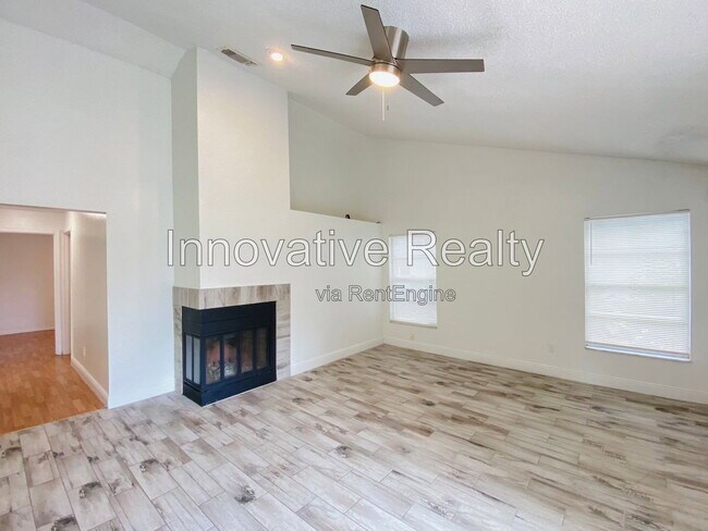 Building Photo - 6400 Lake Horseshoe Dr