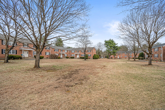 Building Photo - 4 Grandview Dr