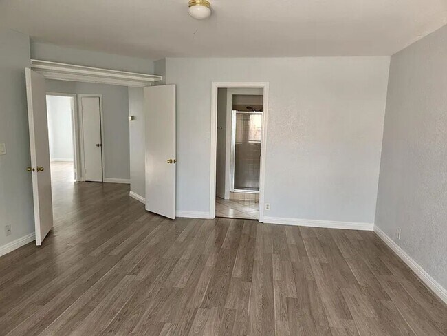 Building Photo - Charming 4BR House in Las Vegas