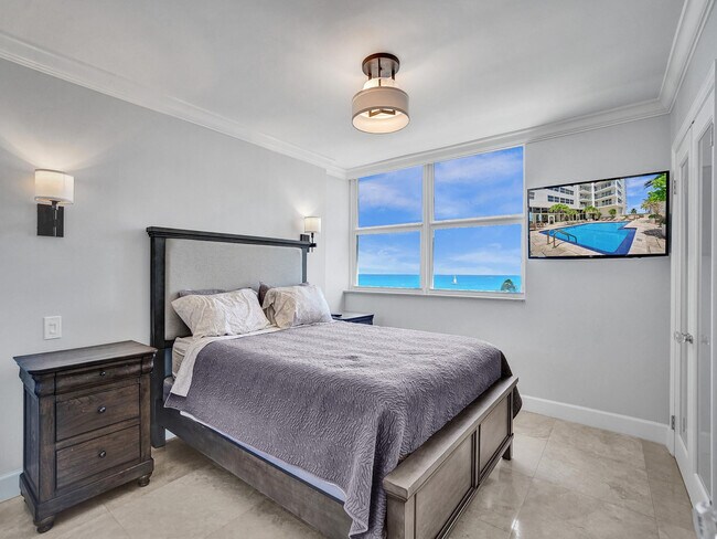 Building Photo - 209 N Fort Lauderdale Beach Blvd