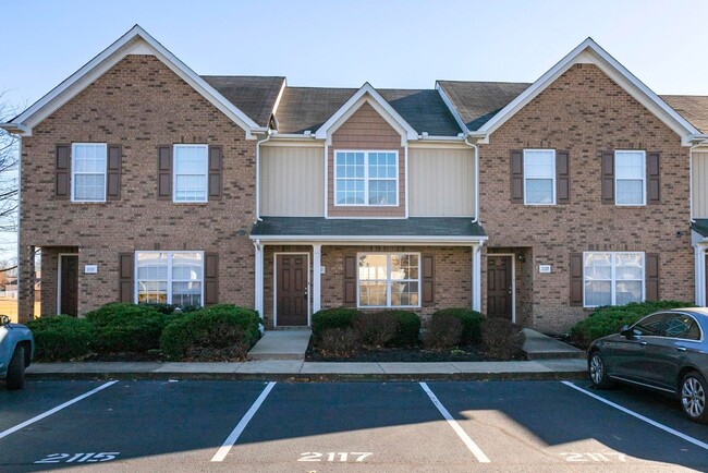 Building Photo - Newly Updated Townhome in Murfreesboro!