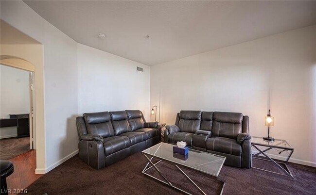 Building Photo - 6480 Annie Oakley Dr